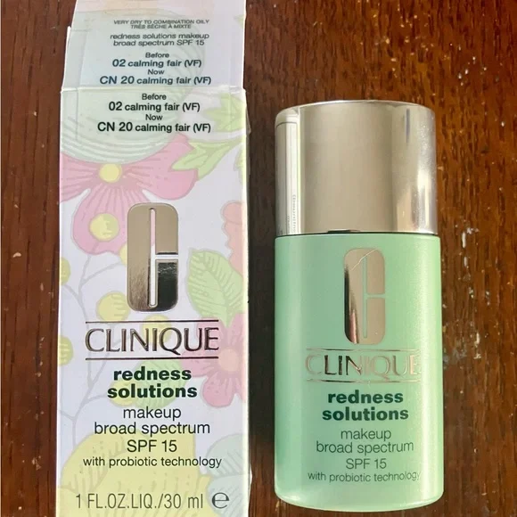 Clinique Redness Solutions Makeup - Broad Spectrum SPF 15 - Picture 3 of 8